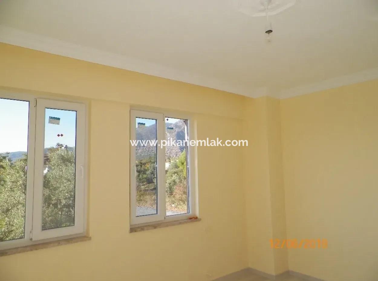 Köyceğizde Satılık Göl Manzaralı Villa