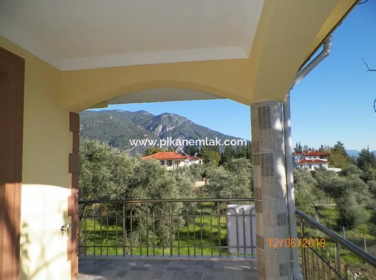 Köyceğizde Satılık Göl Manzaralı Villa