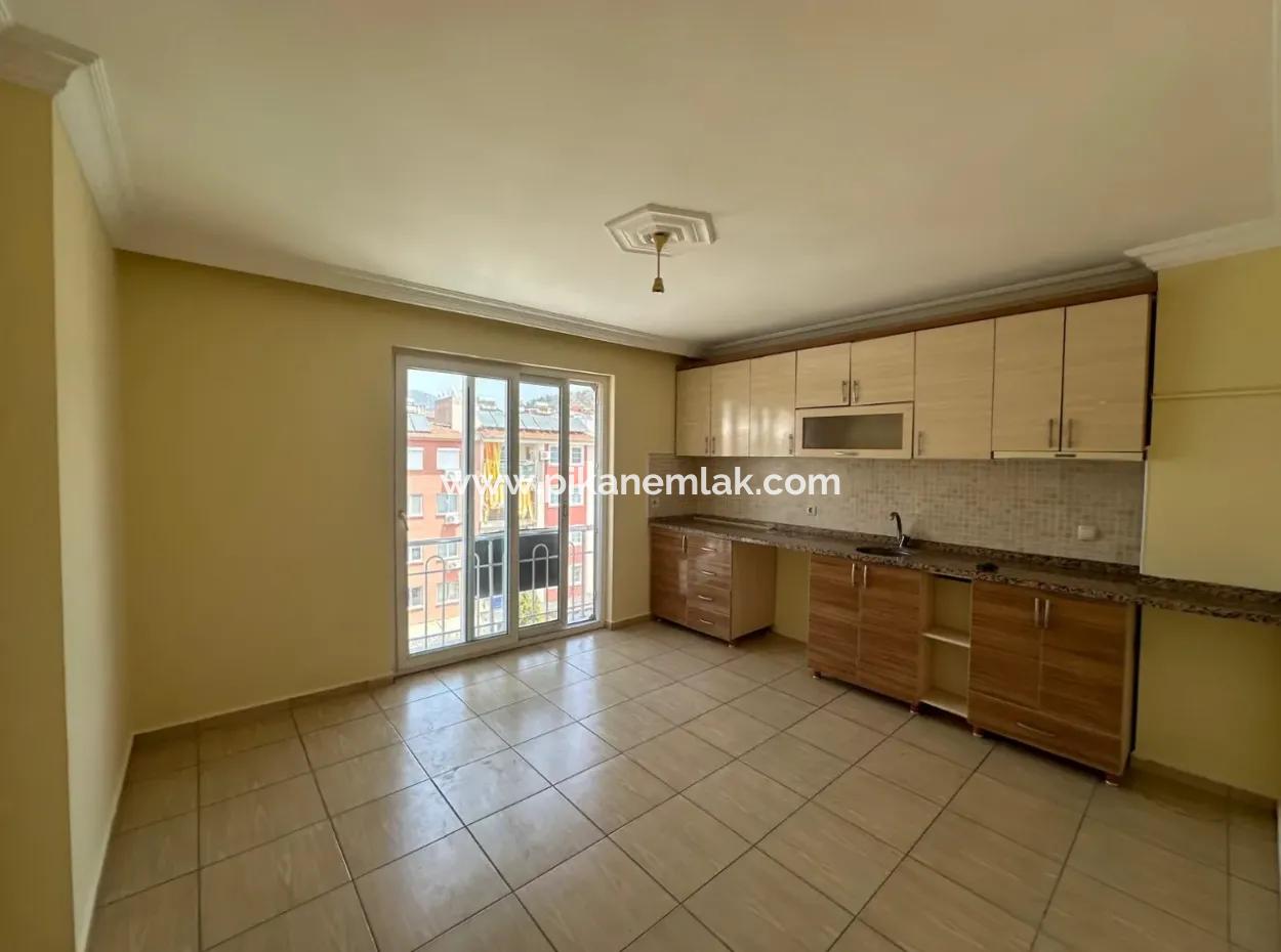 Ortaca Merkezde 100 M2, 2+1 Daire Satılık