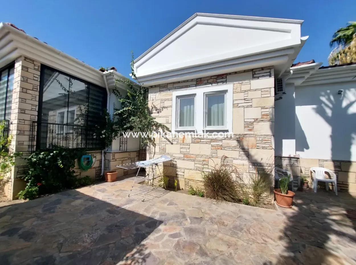 Muğla Ortaca Marmarlıda Satılık 2+1 Tek Katlı Yüzme Havuzlu Müstakil Ev