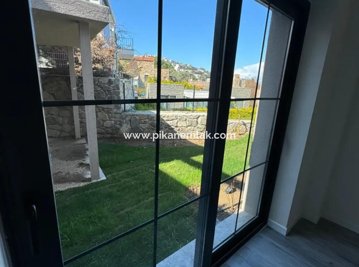 Muğla Bodrum Gündoğanda Deniz Manzaralı 4+1 Sıfır Dubleks Satılık
