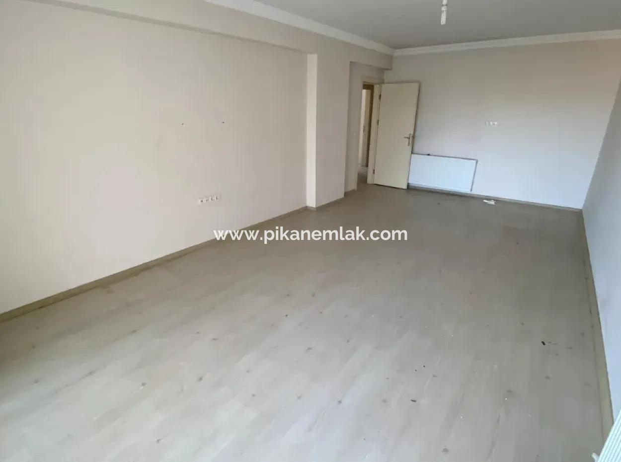 Ortaca Merkezde Satılık 3+1 165M2 Kaloriferli Daire.