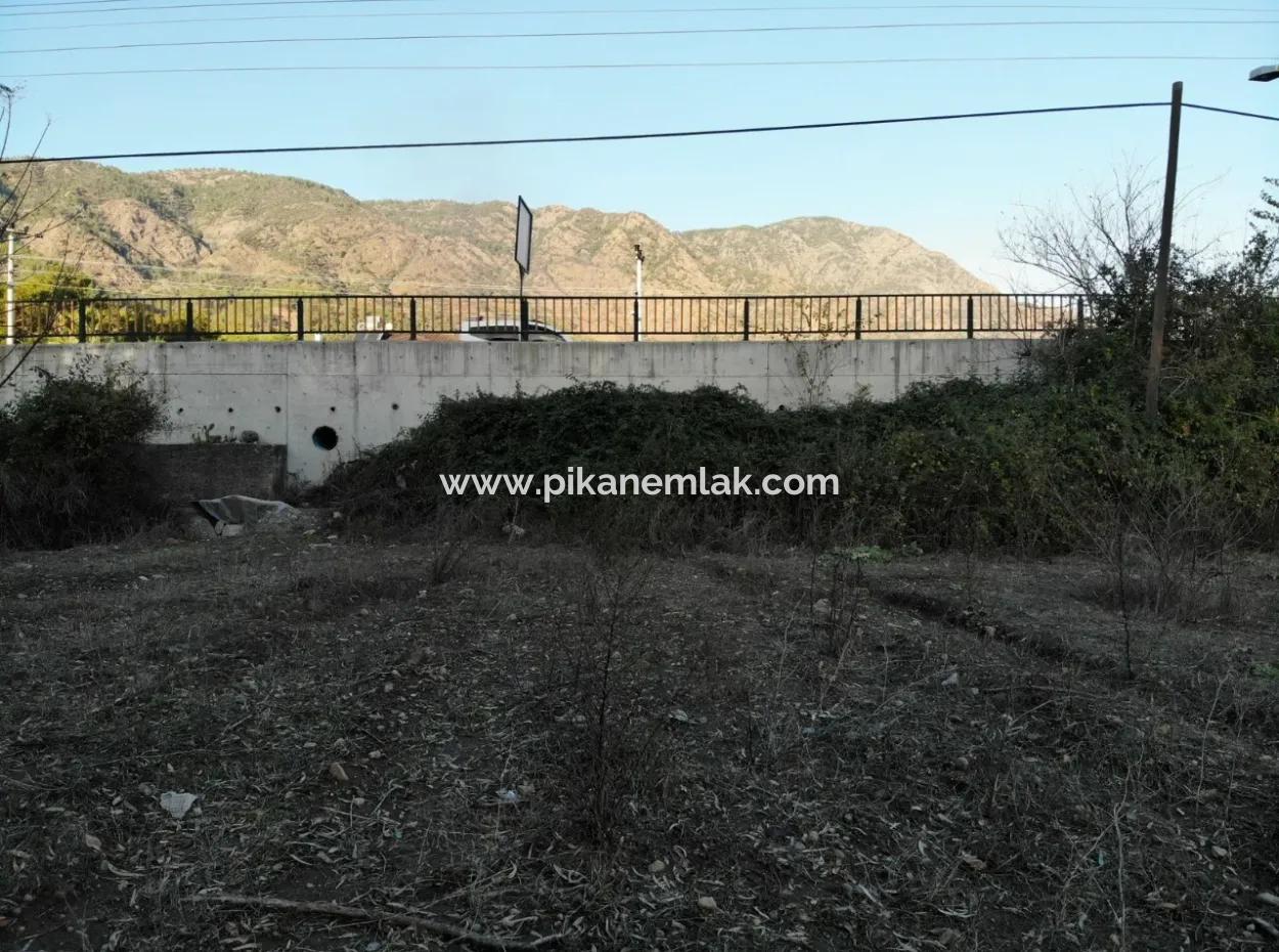 Köyceğiz Toparlar’da Ana Yola Cepheli 2.800 M² Ticari/Konut İmarlı Arsa Satılık