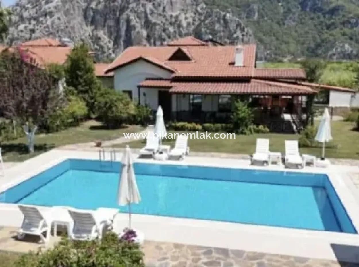 Dalyan 1700 M2 Arsa İçinde 3+1 Villa