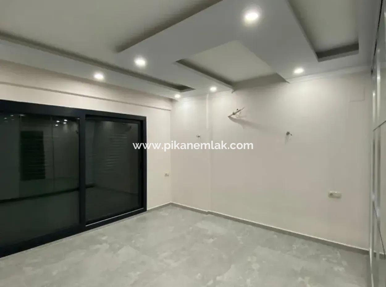 Dalamanda 600 M2 Müstakil Arsada Ortak Havuzlu Sıfır Dubleks Villa Satılık