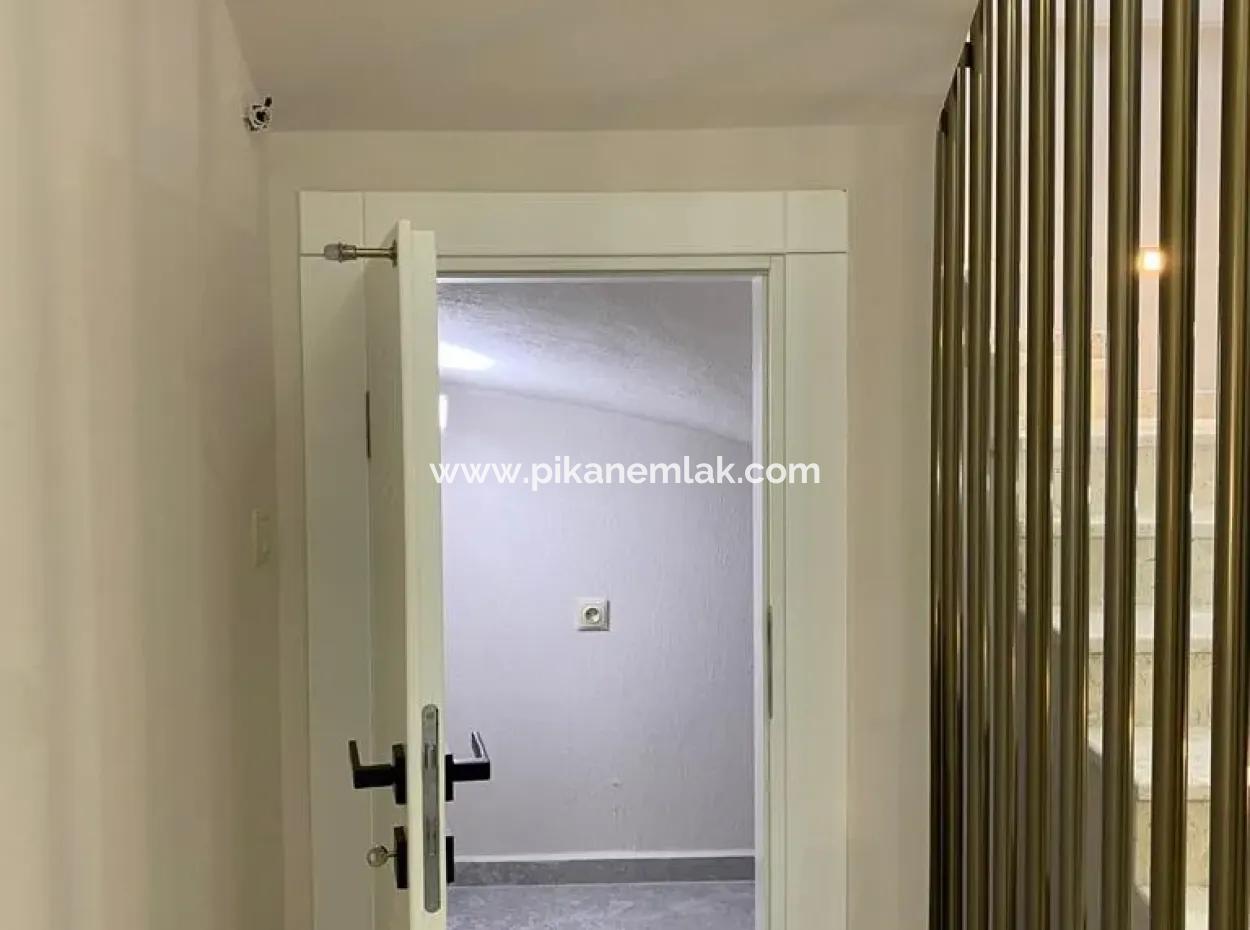 Dalamanda 600 M2 Müstakil Arsada Ortak Havuzlu Sıfır Dubleks Villa Satılık