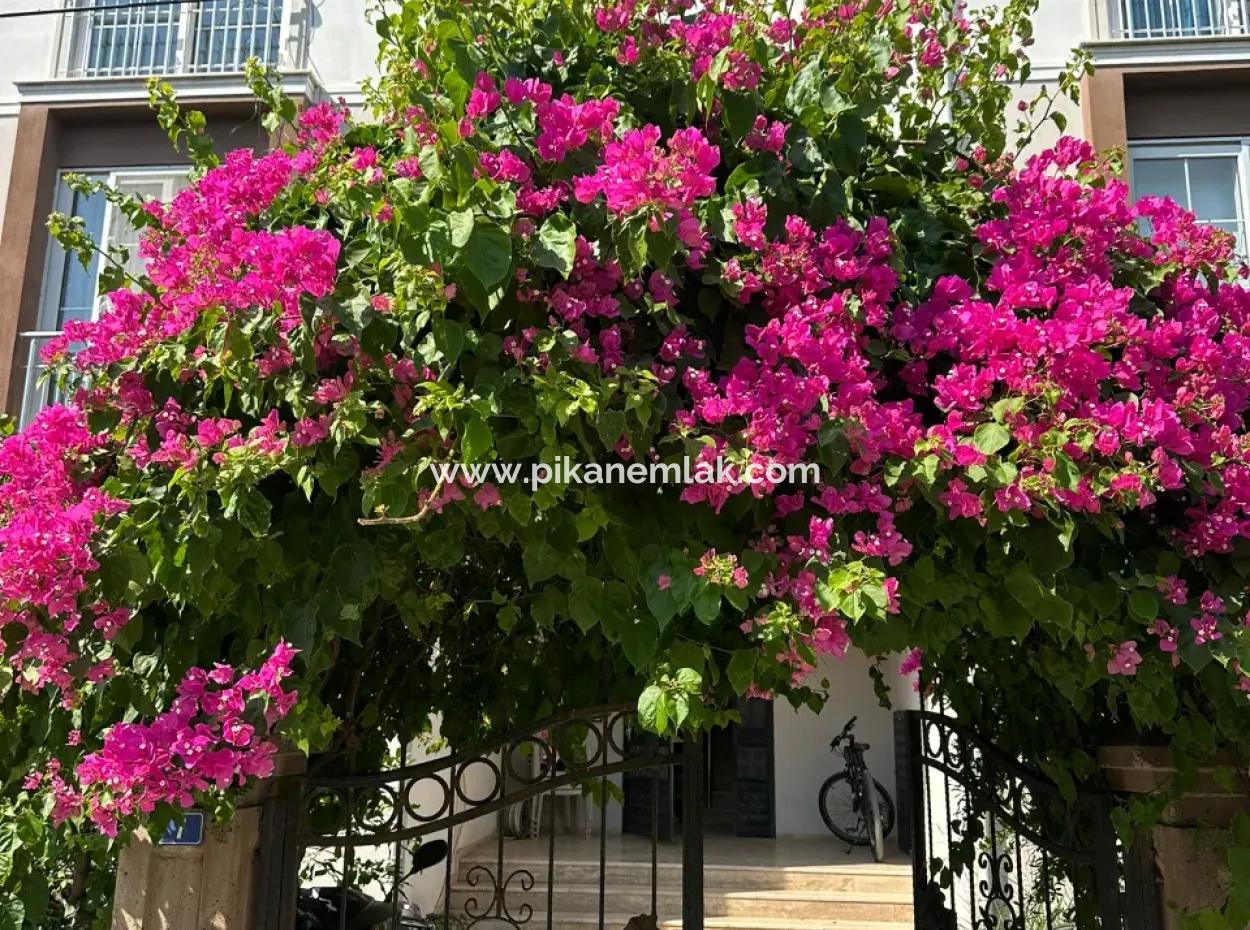 Cumhuriyet De 2+1 Kapalı Salon Mutfak Daire Satılık