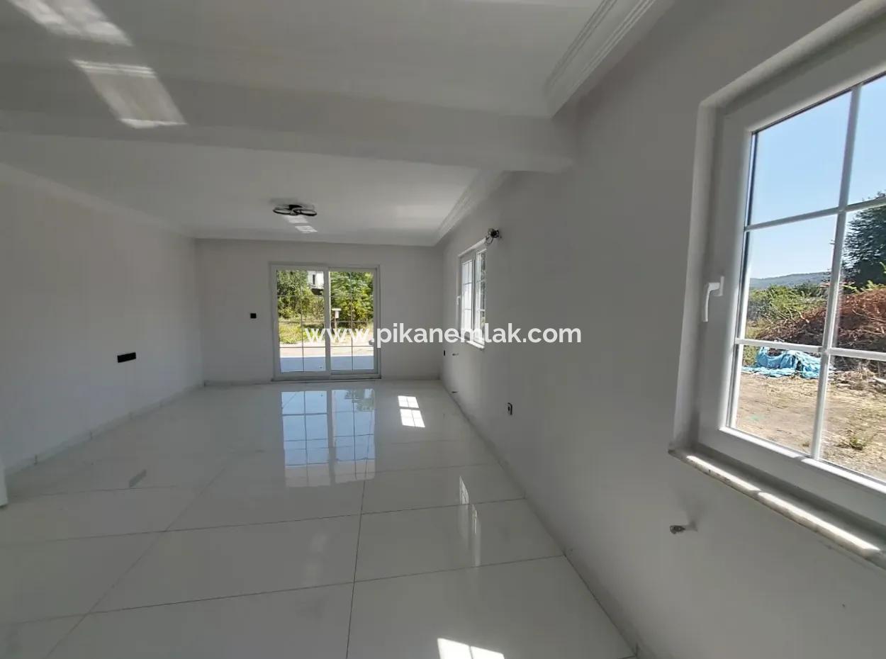 Muğla Ortaca Eskiköy’de  Doğanın Ortasında Huzurlu Bir Yaşam İçin İdeal 2+1 Tek Katlı Ev Kiralık.