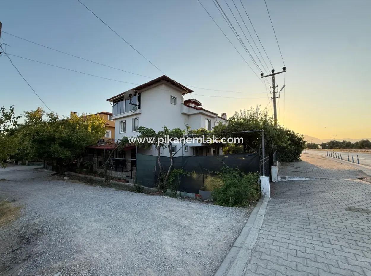 Ortacada Dalyan Yoluna Sıfır Müstakil 2,5 Katlı Bina Satılık.