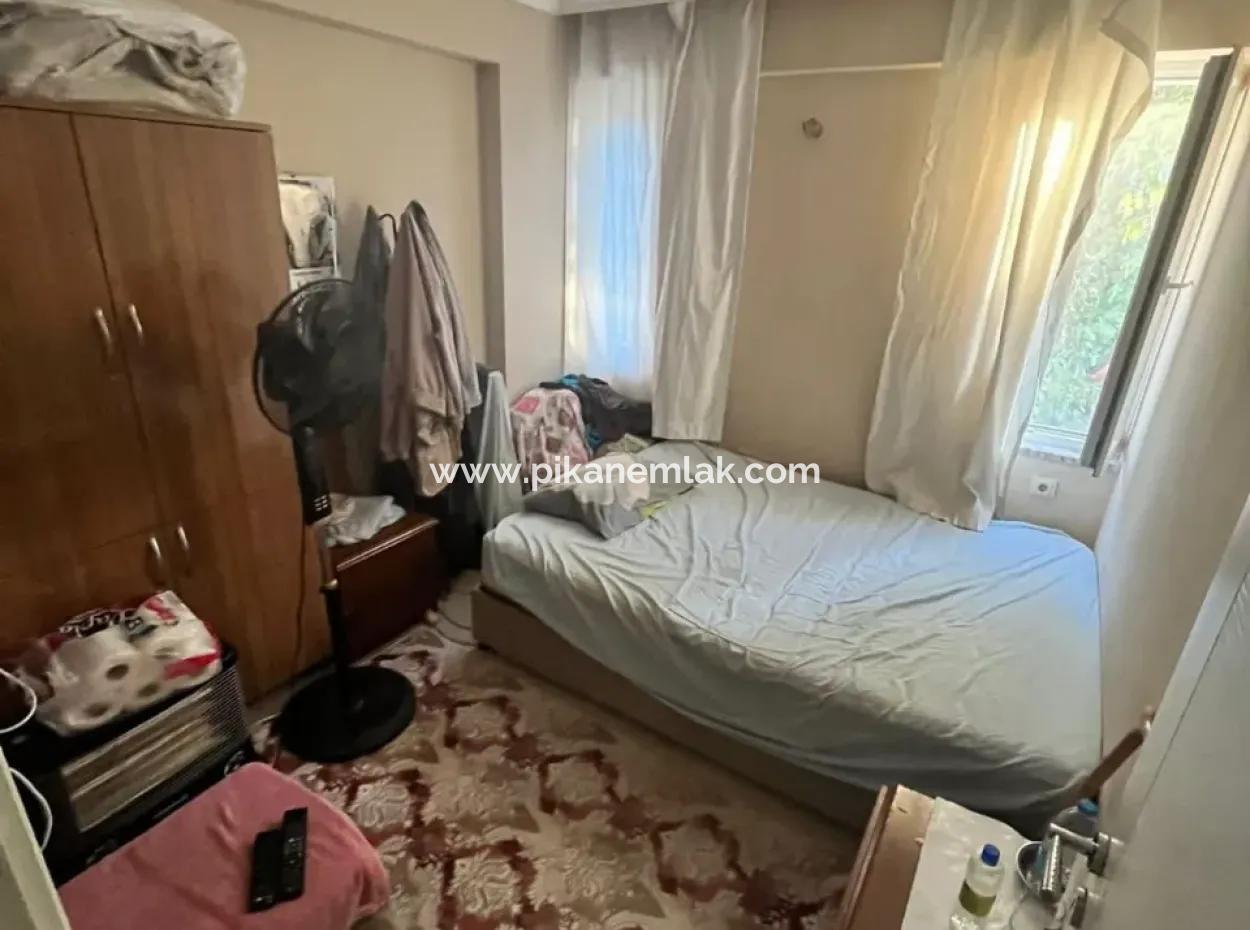 Ortaca Cumhuriyet Sütçüler Sokakta 2+1 Giriş Kat Daire Satılık.