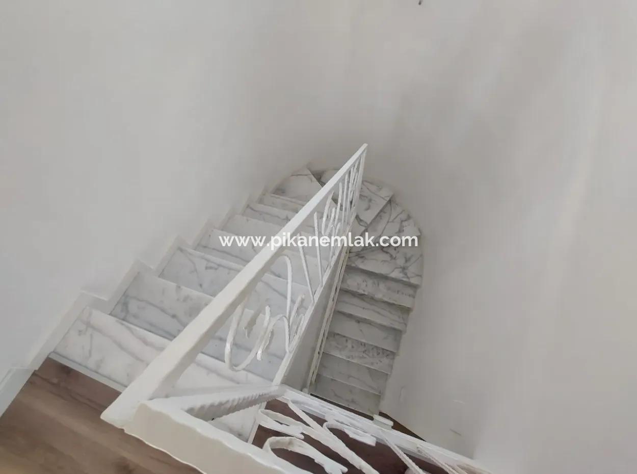 Dalyan’da  Müstakil Yüzme Havuzlu Eşyalı 3+1 Kış Balkonu Villa Kiralık
