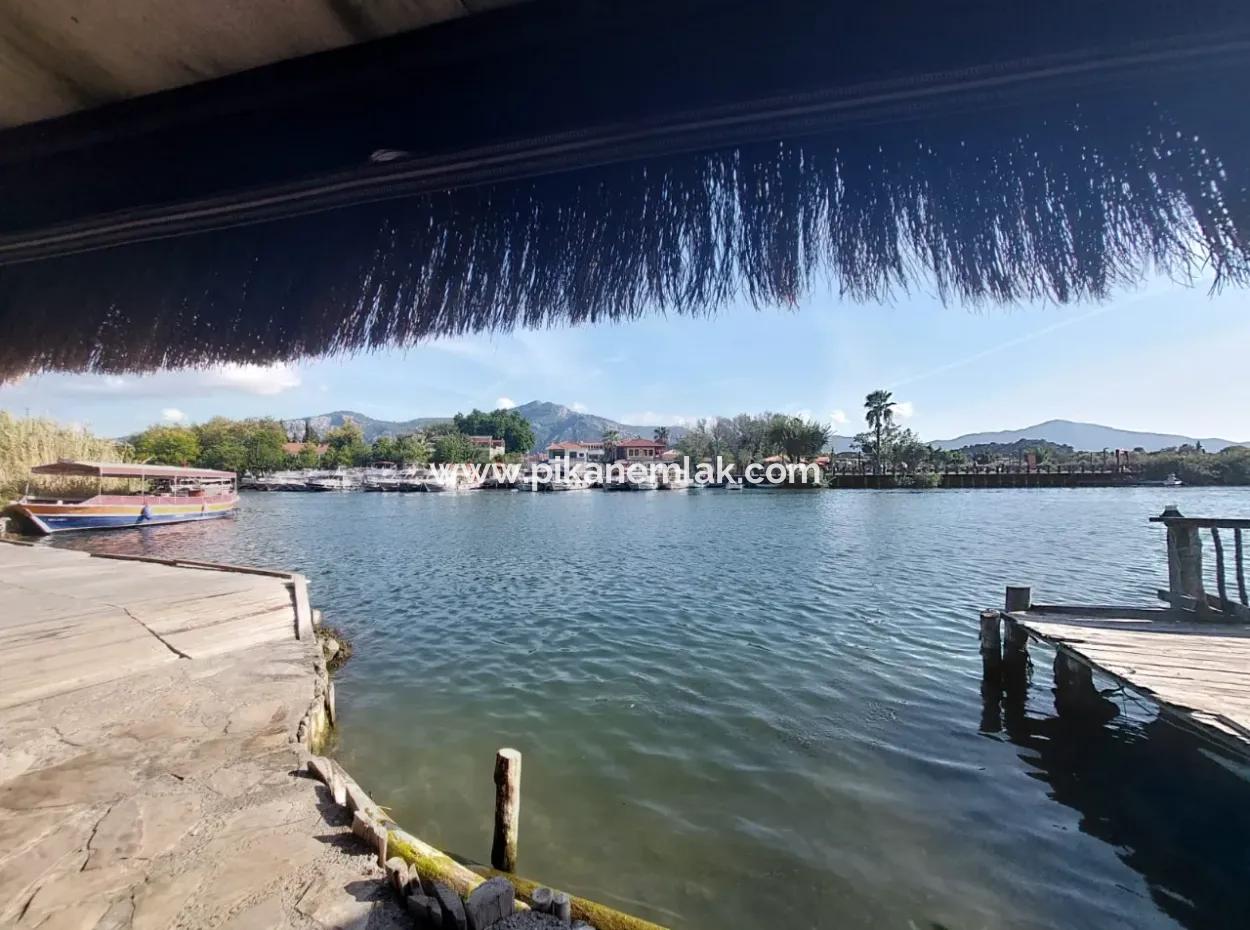 Köyceğiz Çandır Dalyan Kanalına Sıfır 865 M2 Ev Ve Restaurant  Satılık