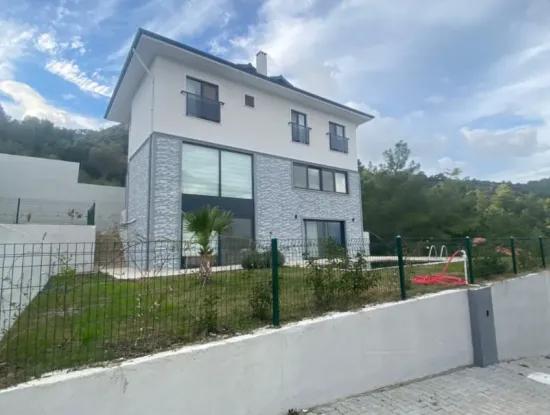 Ortaca Sarıgerme De 415 M2 Arsa İçerisinde, Eşyalı 4+1 Villa  Kiralık