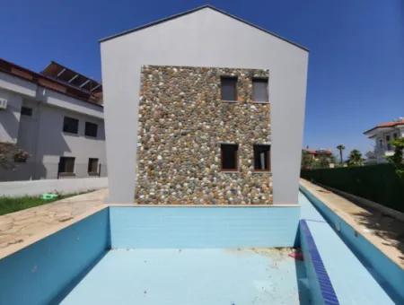 Muğla Ortaca Dalyanda Yüzme Havuzlu 3 Tripleks Villa Komple Satılık