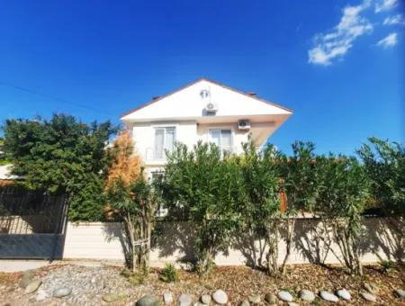 Muğla Ortaca Okçularda 200 M2 5+1 Yüzme Havuzlu Müstakil Eşyalı Villa Yıllık Kiralık