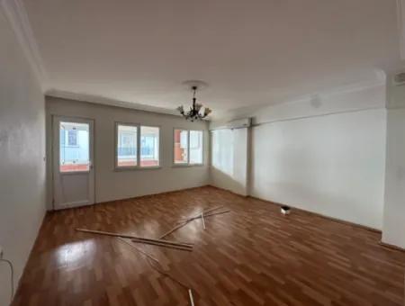Merkezde 4+1 Salon Ve Mutfak Klimalı Daire Kiralık