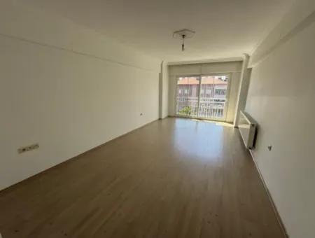 Ortaca Merkezde 3+1 180M2 Lüks Kaloriferli Daire Kiralık.