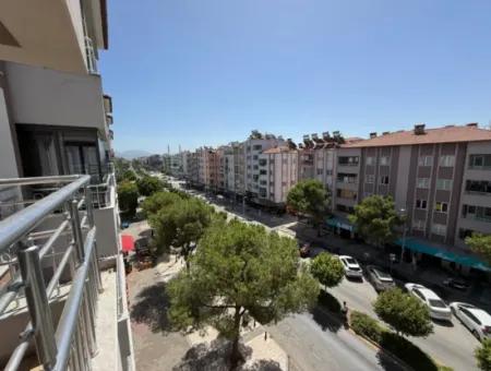 Ortaca Merkezde 3+1 180M2 Lüks Kaloriferli Daire Kiralık.