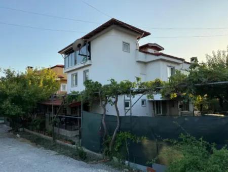Ortacada Dalyan Yoluna Sıfır Müstakil 2,5 Katlı Bina Satılık.