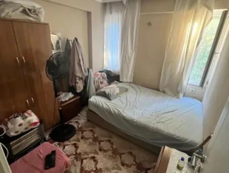 Ortaca Cumhuriyet Sütçüler Sokakta 2+1 Giriş Kat Daire Satılık.
