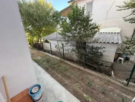 Ortaca Cumhuriyet Sütçüler Sokakta 2+1 Giriş Kat Daire Satılık.