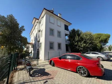 Ortaca Cumhuriyet Sütçüler Sokakta 2+1 Giriş Kat Daire Satılık.