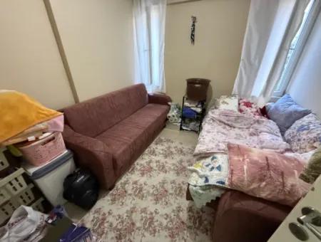 Ortaca Cumhuriyet Sütçüler Sokakta 2+1 Giriş Kat Daire Satılık.
