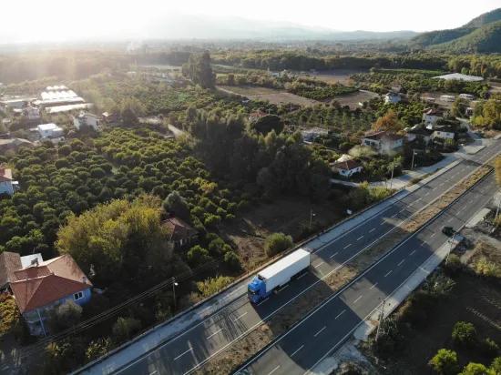 Köyceğiz Toparlar’da Ana Yola Cepheli 2.800 M² Ticari/konut İmarlı Arsa Satılık
