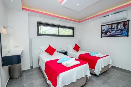 Antalya, Kaş, Kalkan, İslamlar’da 1.000 M2 Müstakil Tapulu Kısmen Deniz Manzaralı Ev Sat